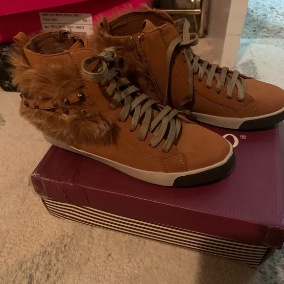 Bamboo fur strap shoes size 6.5 - Picture 1 of 4